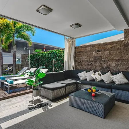 וילה Lux 7 With 6 Bedrooms, 4 Bathrooms אדחה