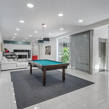 别墅 Lux 7 With 6 Bedrooms, 4 Bathrooms