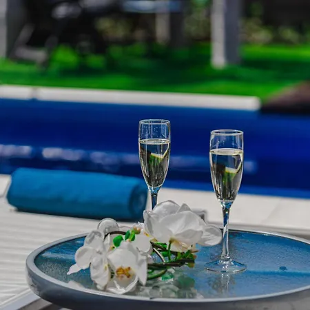 Lux 7 With 6 Bedrooms, 4 Bathrooms וילה