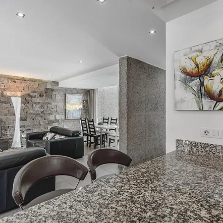 Lux 7 With 6 Bedrooms, 4 Bathrooms וילה