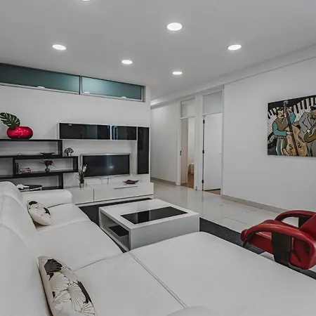 Lux 7 With 6 Bedrooms, 4 Bathrooms וילה *
